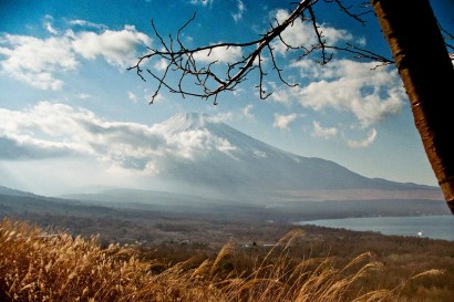 Japan 2001-Yamanakako Lake Mount Fuji autumn Landscape-3